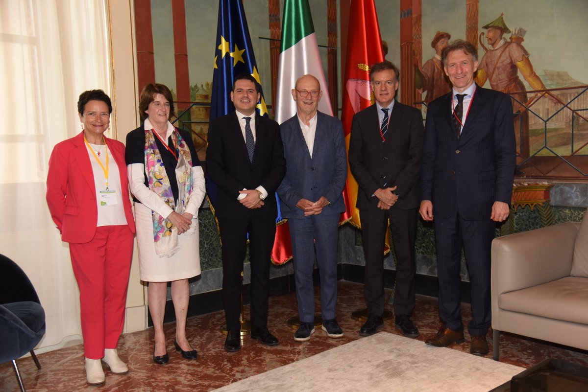 arssiciliaoff's tweet photo. Il 30 e 31 maggio #Palazzoreale ha ospitato un evento della #CommissioneEuropea, che ha sottolineato l’importanza strategica della Missione europea per rigenerare mari e acque e il ruolo fondamentale che l’Italia, la Sicilia e la città di Palermo svolgono per il Mediterraneo. https://t.co/BZ5G9UalPd