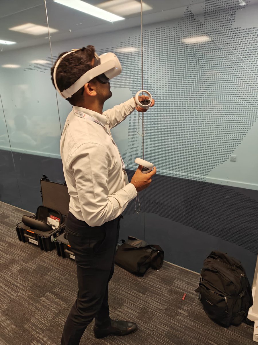 Notts_ortho's tweet image. Excellent day of teaching hosted by @DePuySynthes and organised by @kevin_ilo and @orthodoc_berber. We’re all very taken with the VR technology and hope that one day we can drop instruments in real life and have them magically reappear on the Mayo table #orthotwitter #MedEd