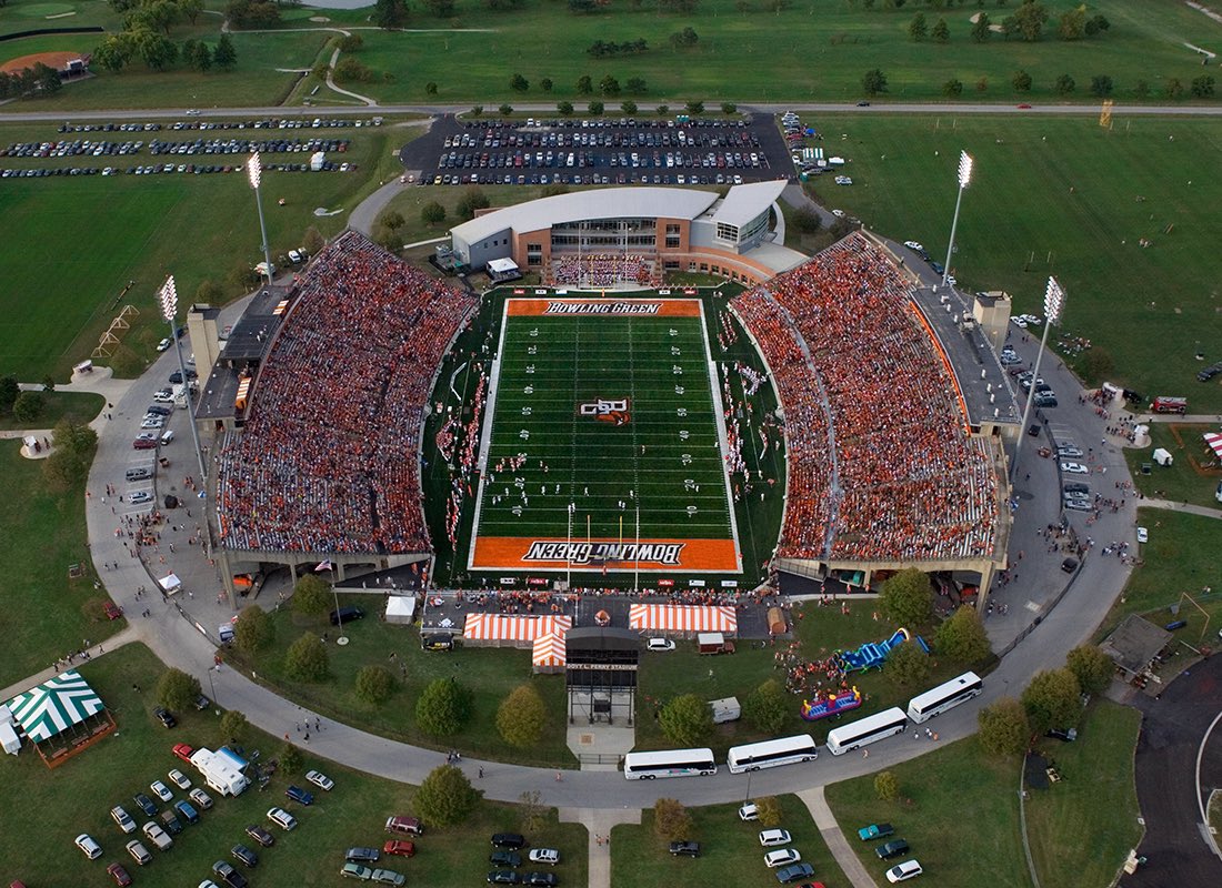 #AGTG | Blessed and honored to say I have received an offer from <a href="/BG_Football/">BGSU Football</a>

🟠 🤎 Go Falcons 🤎 🟠 

@BGCoachMo <a href="/CoachMaxWarner/">Max Warner</a> 

<a href="/NewsomeWolvesFB/">NewsomeWolvesFootball</a> <a href="/newsome_sports/">NewsomeHSSports</a> 
<a href="/southeastelite/">Southeast Elite</a>