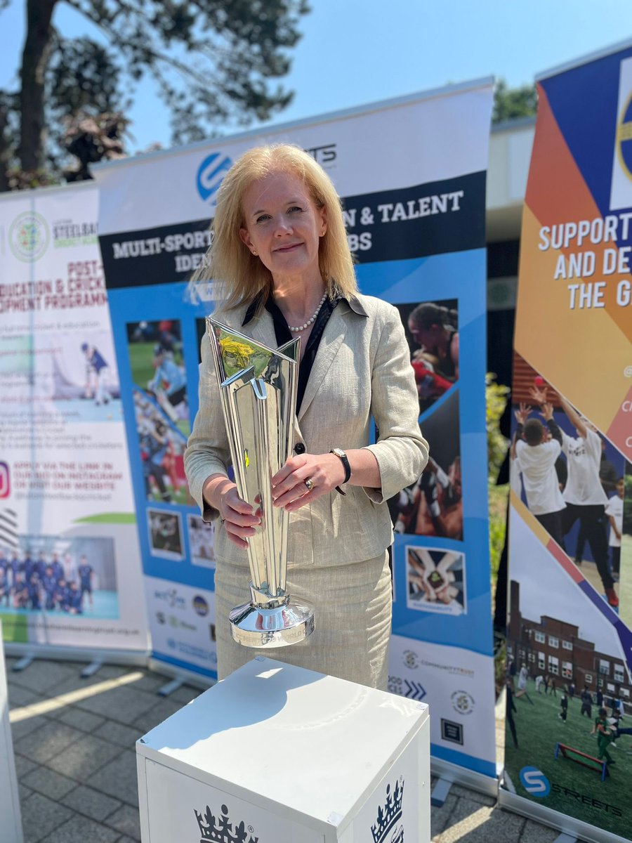 Great to welcome the Men’s 50 World Cup and the T20 World Cup Cricket trophies to @_TSLT. Our cricket scholars and staff at @TSLTStockwoodPk loved it! Thank you Amran Malik @Cricket_East for sharing with us today.