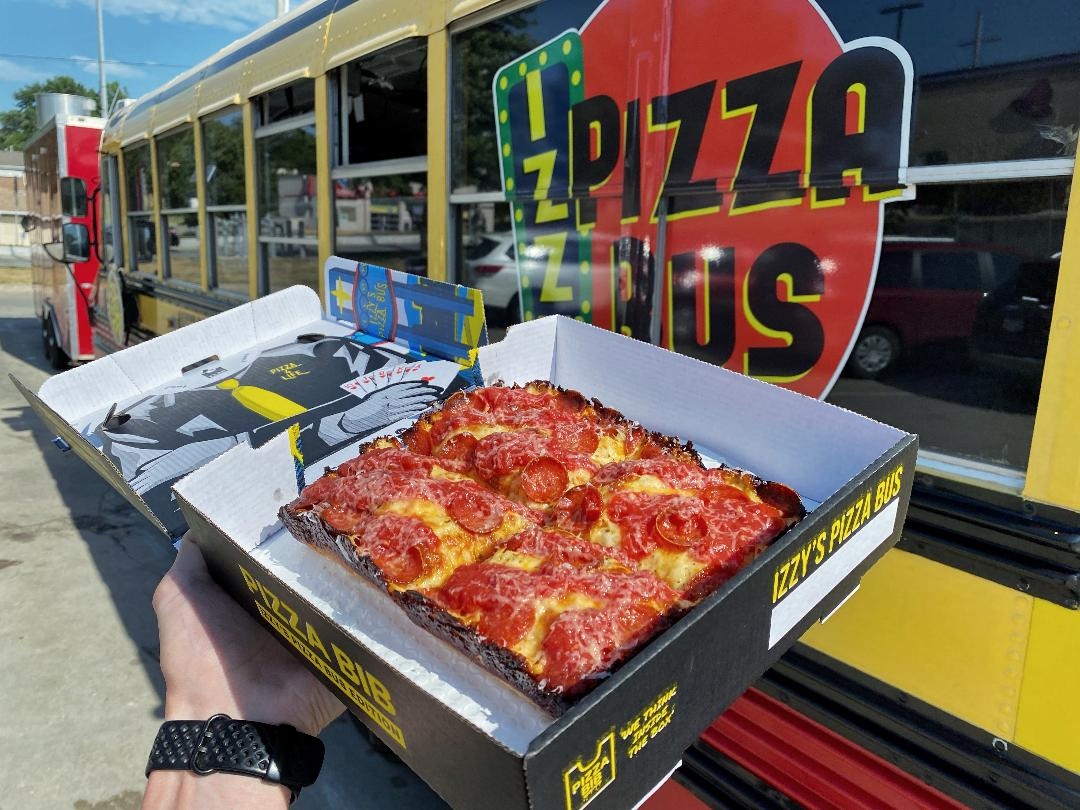 hurrdatsportbar's tweet photo. Dan Hoppen will be here LIVE June 12th with special guest Izzy's Pizza Bus! Come get some pizza and enjoy the live show!! 🍕🍕 

#omaha #omaharestaurants #omahaevents #omahabars https://t.co/71i1ttrcfY