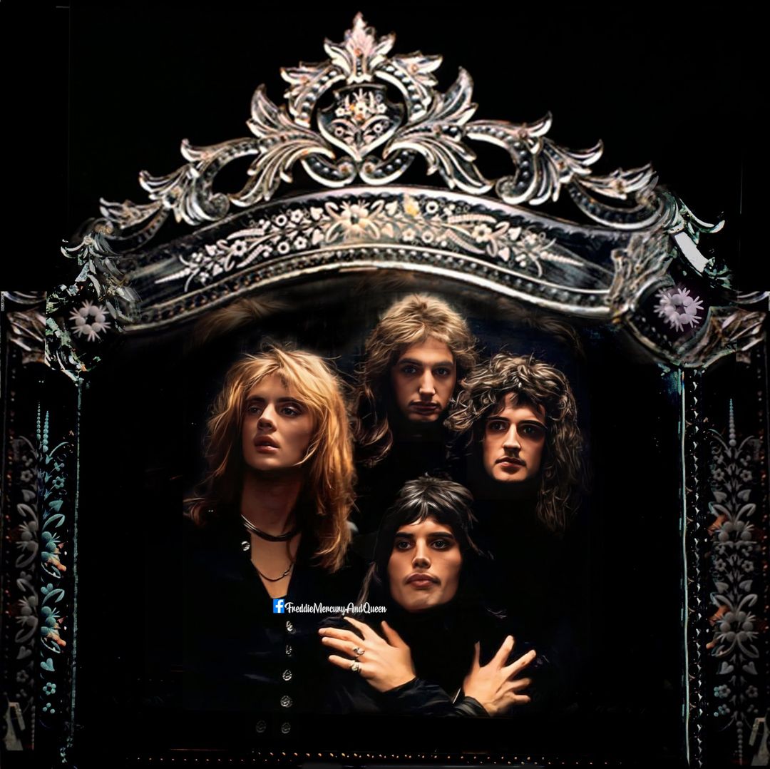 Queen, In Mirror, Queen II Album Cover Session, London, 1974

#FreddieMercury #leyenda #queen #queenlover #brianmay #rogertaylor #johndeacon #bohemianrhapsody #bellezas