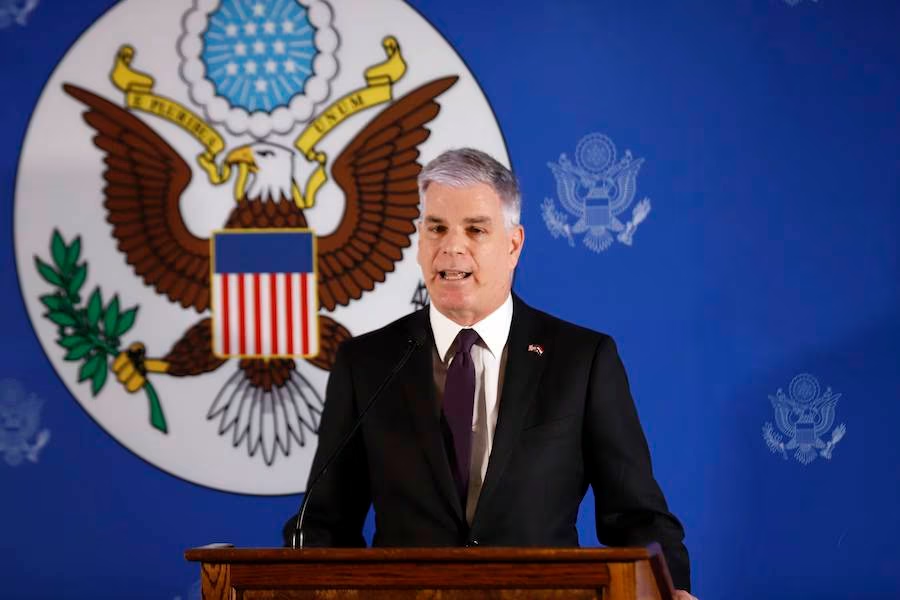 delpynews's tweet photo. ▶️ LO ÚLTIMO | 🚨

🇵🇾Rubén Ramírez Lezcano, Ministro de Relaciones Exteriores advirtió a Marc Ostfield, embajador de EE. UU.

🇺🇸Afirmó que el país "no va a admitir ningún tipo de injerencia que violen normas institucionales y constitucionales de Paraguay".

📻Vía: 1020AM https://t.co/J8ImQkF0LN