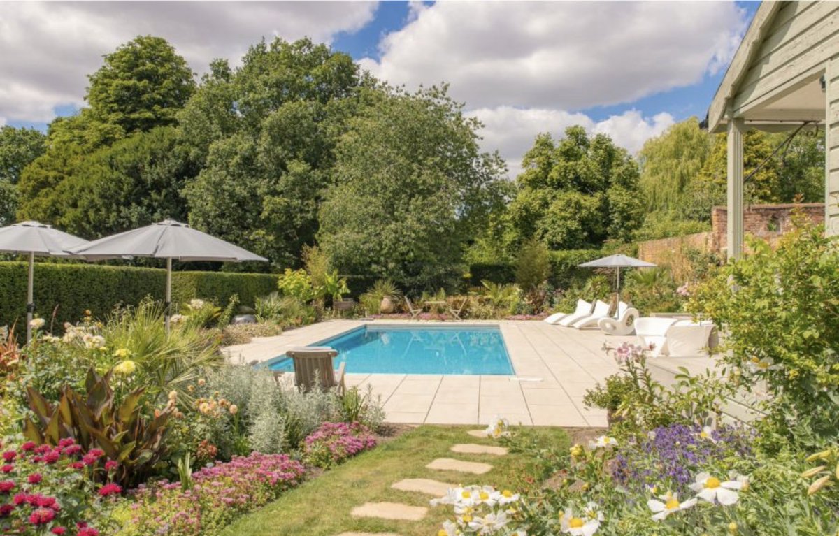 HenryPryor's tweet photo. My #HouseOfTheWeek - Grade II* listed Georgian Manor House set in 68 acres of Humphry Repton parkland.
I first saw Rivenhall Place 35 years ago being sold by legendary @Savills agent John Gibson. Now for sale via @struttandparker at £4.6m https://t.co/4I2B5iS7Sf https://t.co/a1yaeYYHZD