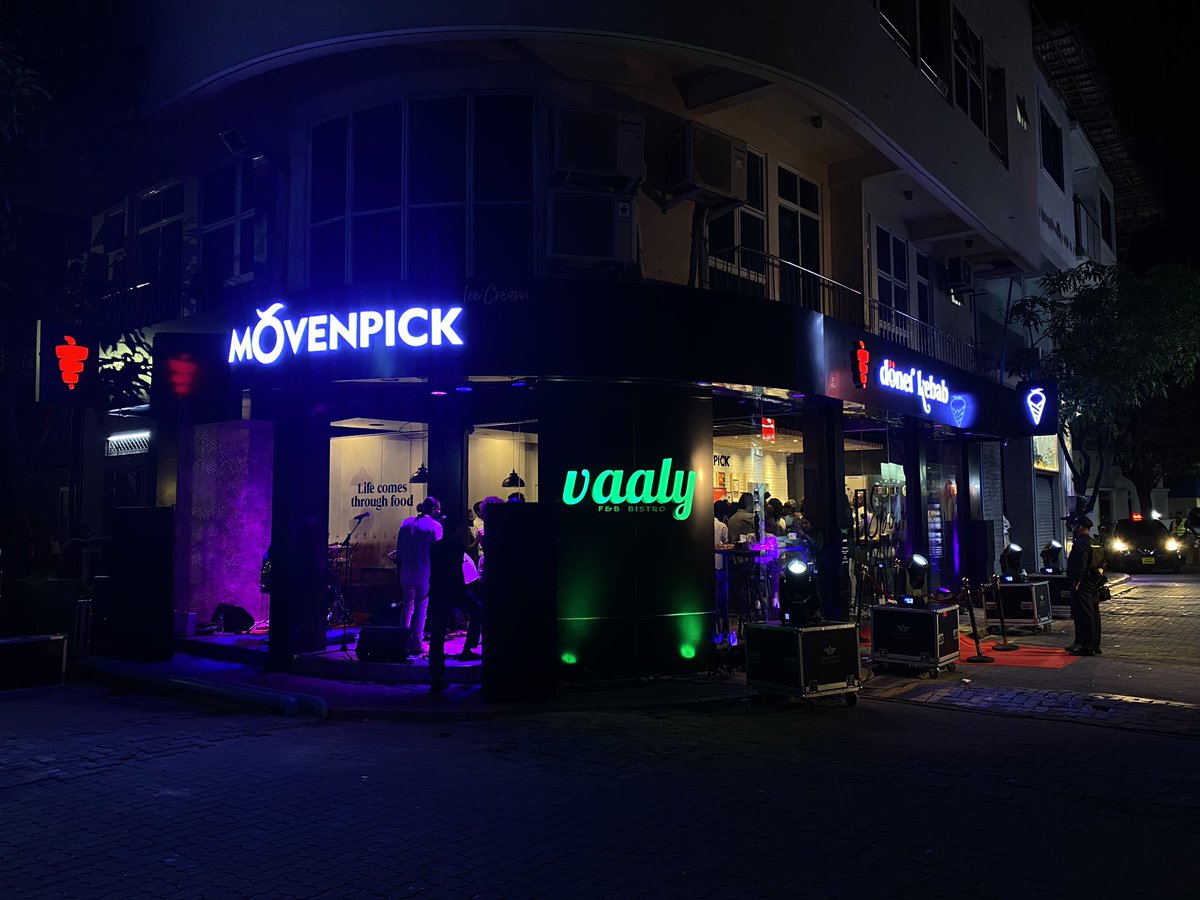 Official opening event of döner kebab🫶🏽🤍
With live music <a href="/Bokixz/">Bokitos</a>  🩵