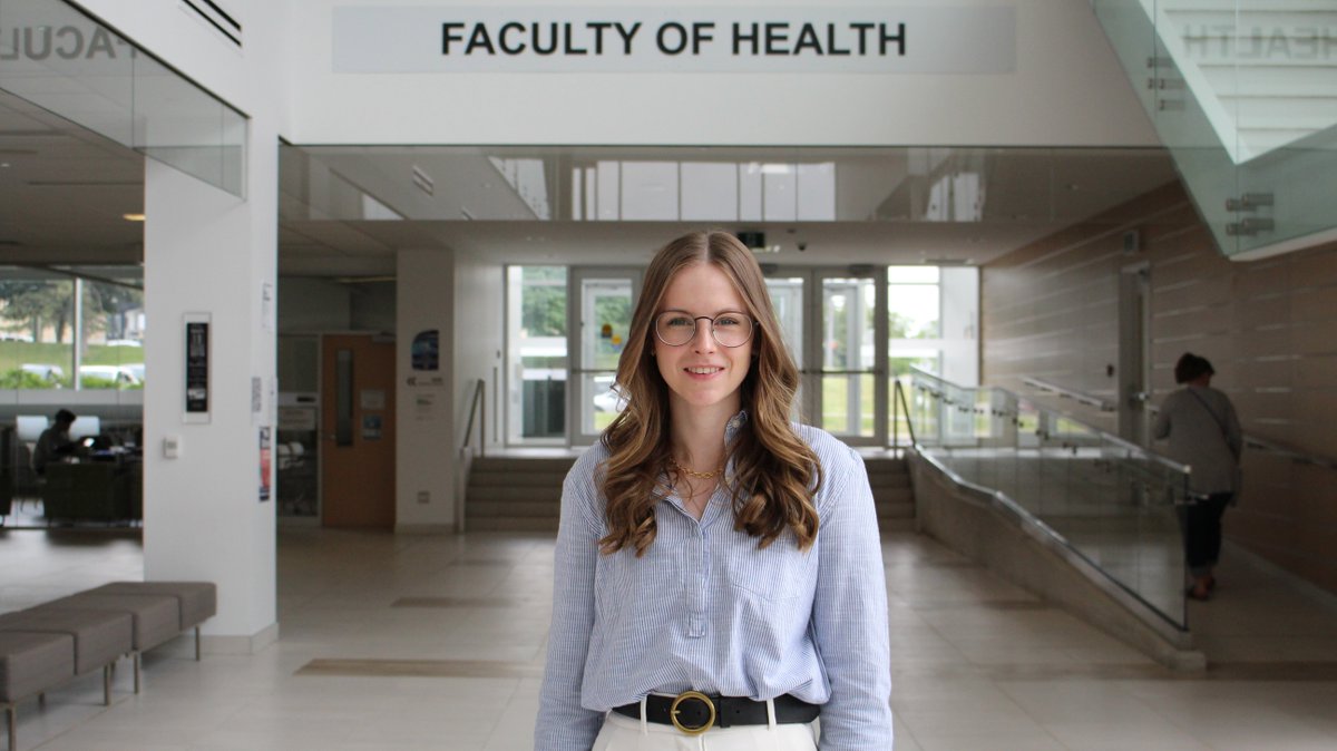 For our first spring #KHSFeatureFriday, meet Biomechanics PhD candidate Kate Posluszny. 🎉 

Kate researches the risk of workplace injuries in first responders and frontline workers in-field. Currently, she is testing data from personal support workers using wearable technology.