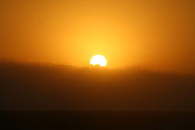 Warwickshire residents urged to stay safe amid high temperatures - rugbyobserver.co.uk/news/warwicksh…