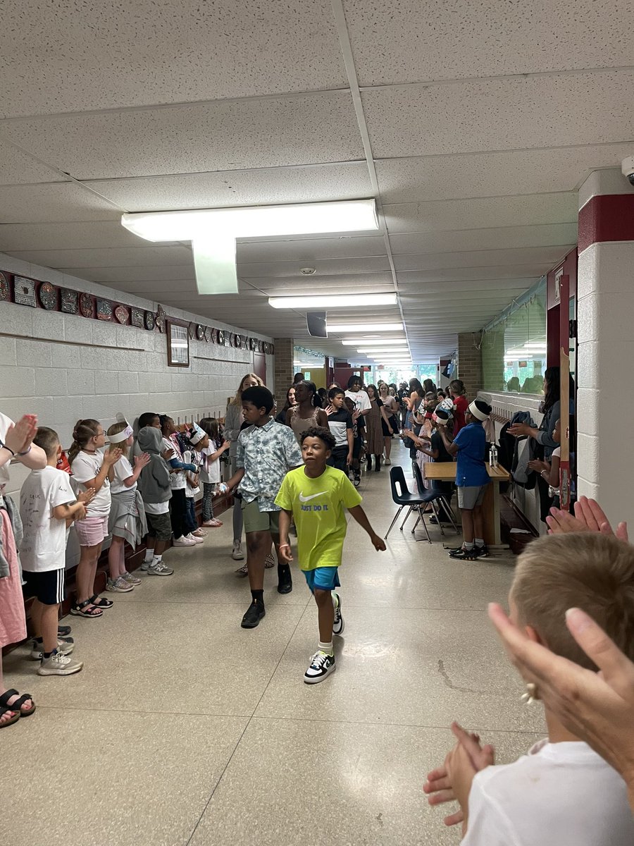 Last day of school! 8th graders walking over the bridge into the high school and 5th graders moving in up! Happy summer everyone ☀️☀️