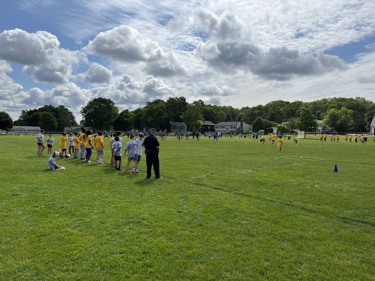 Cleveland_NPS's tweet photo. The 5th graders had a blast at the Town Wide Field Day! https://t.co/1xiJnHvCL1