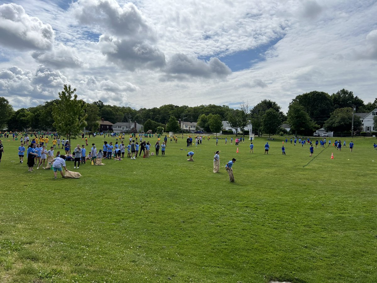 Cleveland_NPS's tweet photo. The 5th graders had a blast at the Town Wide Field Day! https://t.co/1xiJnHvCL1