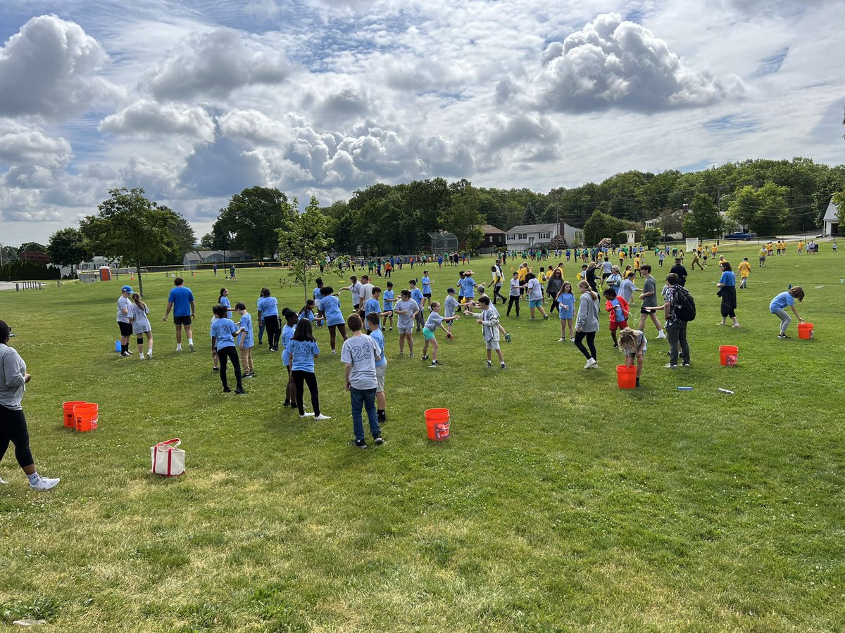 Cleveland_NPS's tweet photo. The 5th graders had a blast at the Town Wide Field Day! https://t.co/1xiJnHvCL1