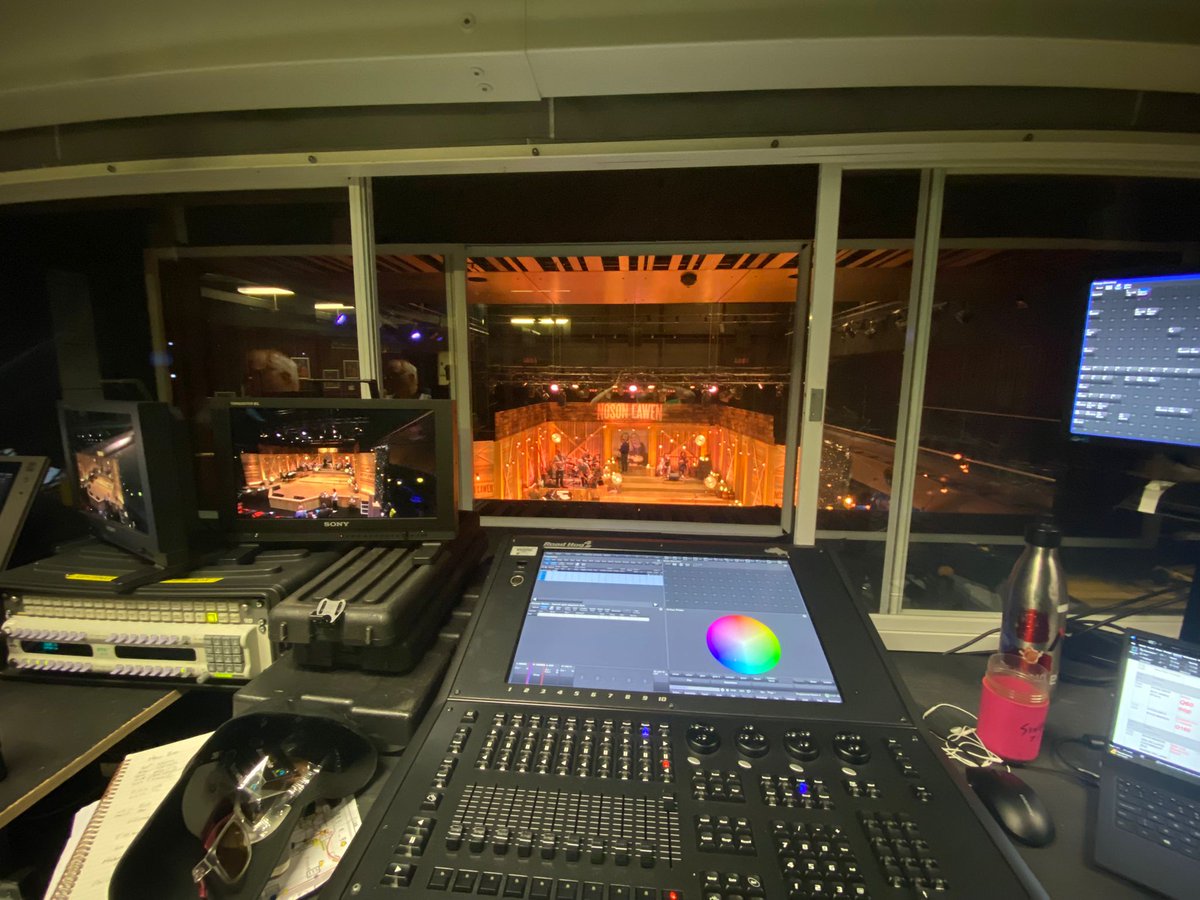 The #Broadcast team are having a great time in North Wales, delivering the Noson Lawen #studiolighting for @CwmniDa. The show will be broadcast on S4C. It's great to be working with Lighting Director-  John Penny @PontioTweets Arts & Innovation Centre. #broadcastsolutions