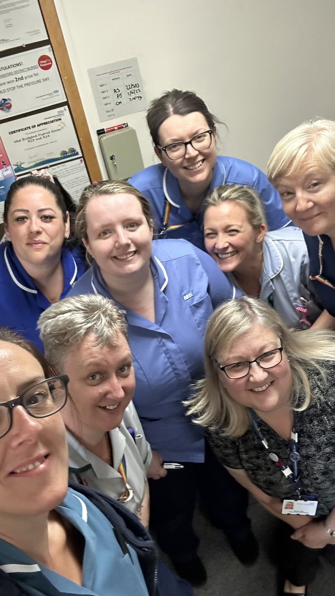 Such amazing gifts and card from our wonderful management student Rebecca 🥰 it has been such a pleasure to have you and we’re going to miss you so much, you definitely became 1 of the team ❤️😘 <a href="/KatieGr30416370/">Katie Grant RN, BSC, MSc/PG-Dip QN</a> <a href="/NicolaZurawliw/">Nicola Zurawliw RGN, BSc, SPQDN, QN, educator</a> <a href="/wellrushcliffe/">Rushcliffe Adults Community Service</a> <a href="/NottsHealthcare/">Nottinghamshire Healthcare</a>