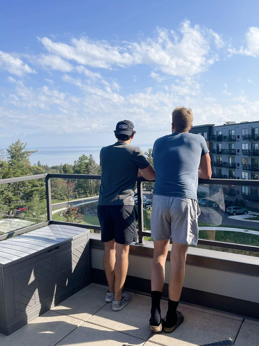When your apartment has breathtaking views of Lake Superior 😍 🌊✨
-
🌟Click here to learn more about living at BlueStone🌟: solo.to/bluestone_dulu…
-
#BlueStoneLofts #DuluthMN #LakesideLiving #LakeSuperiorViews #NaturePerfection #Community