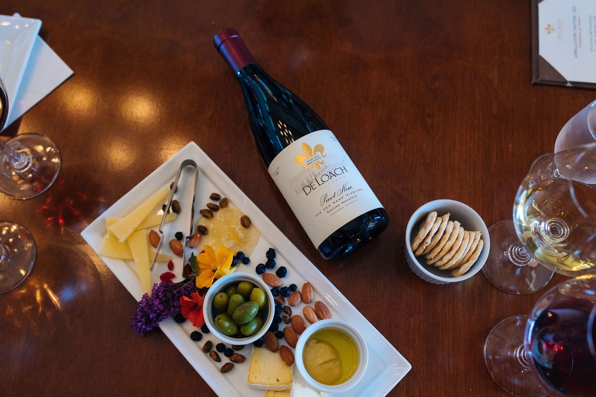Discover the essence of Sonoma County's AVAs in every glass! Immerse yourself in a private tasting session, where you'll explore the diversity and character of our handpicked wines. 

Learn more loom.ly/JtD-HiM