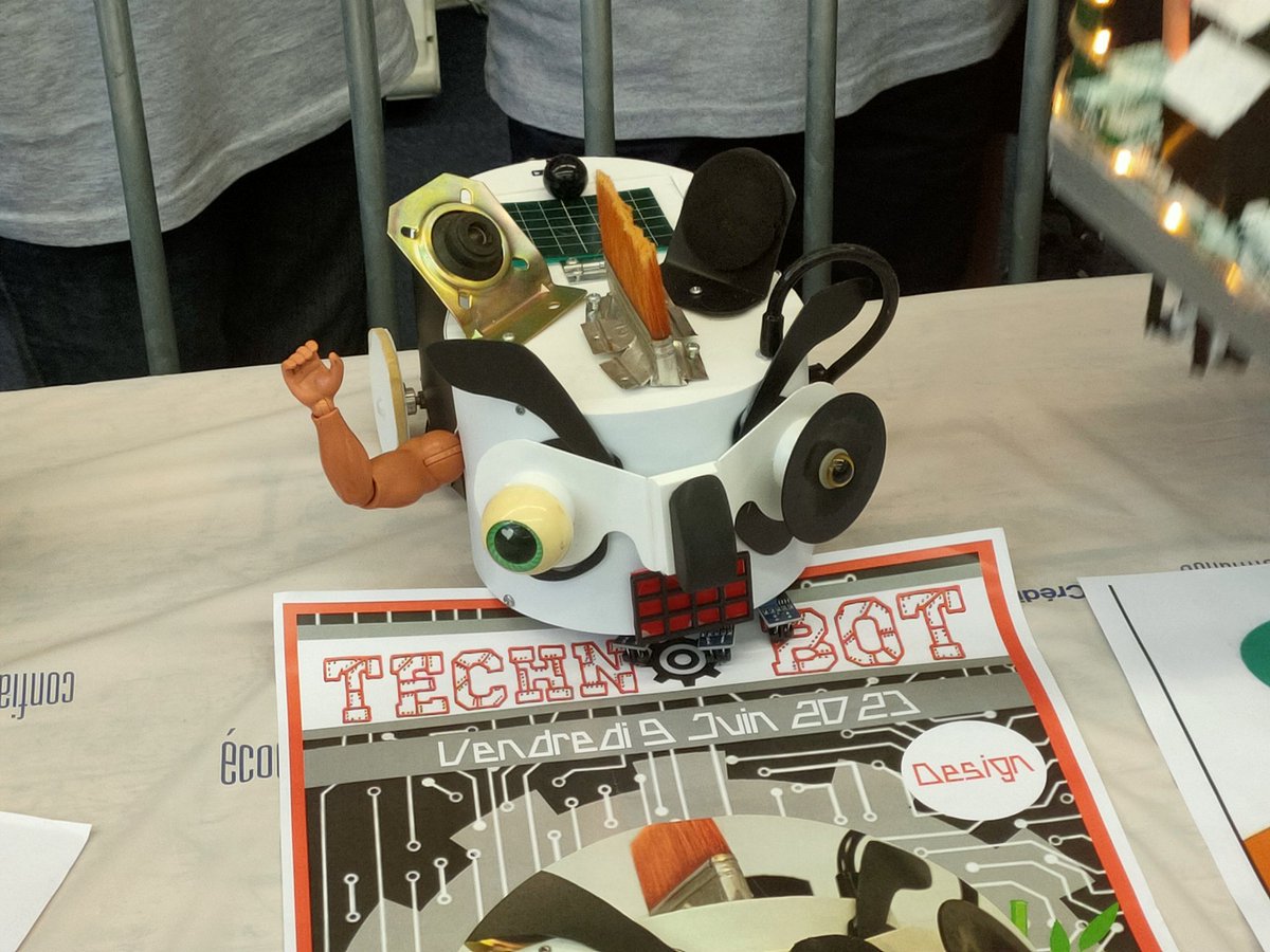 odsfmr's tweet photo. #technobot 2023 :
Épreuve design : des soucis de fonctionnement du robot mais un gros travail de déco sur le robot pour reproduire un village d'autres réalisations très réussies
Bravo a l'équipe design du @collegevangogh https://t.co/V5SoZb69By