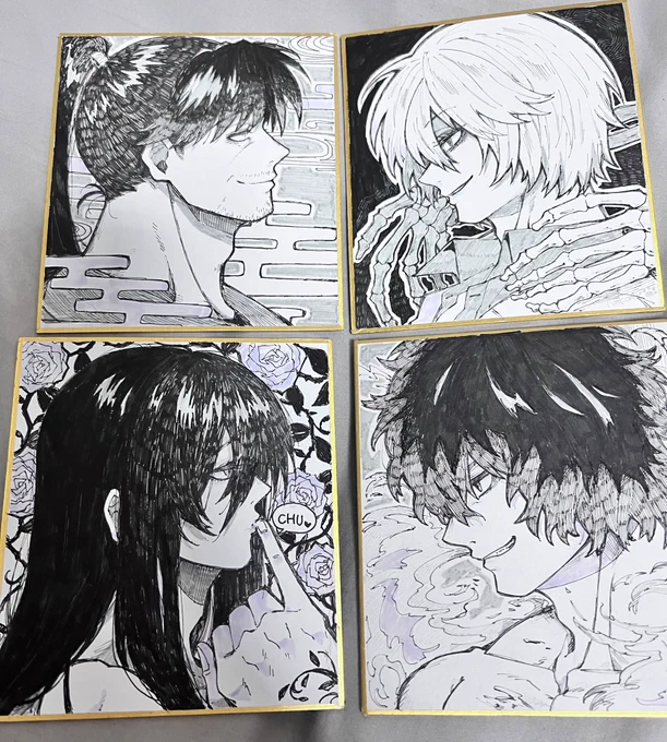 色々模索しながら描きました。並ぶといい感じです