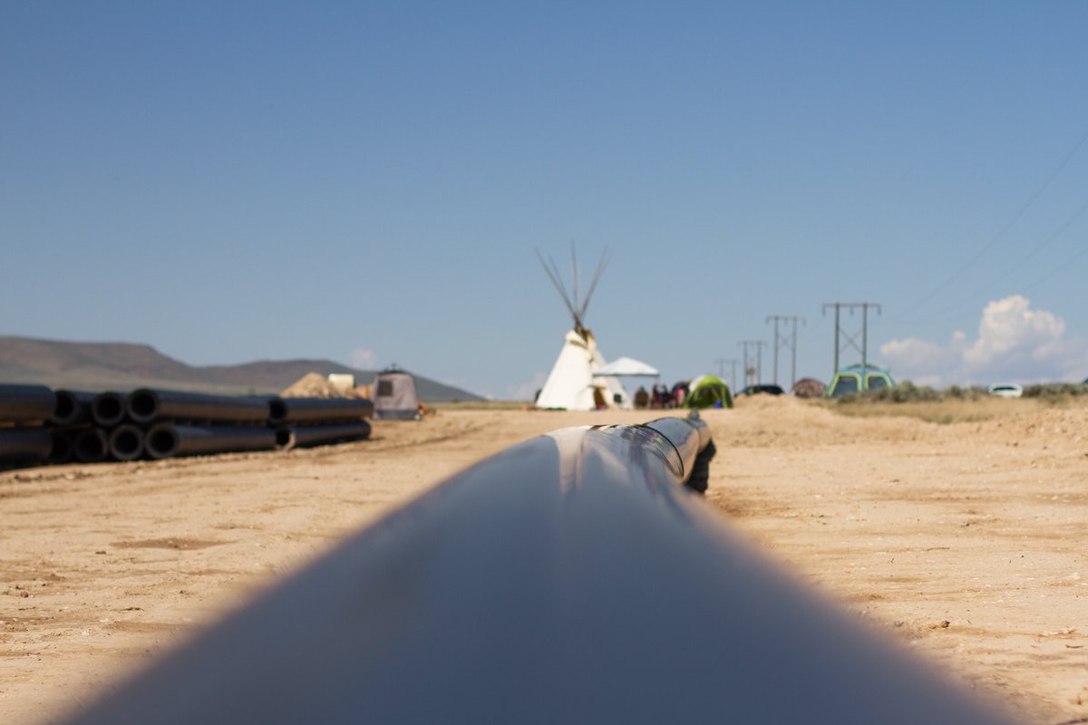 Underscorenews's tweet photo. Lithium Americas plans to extract the largest known lithium deposit in the United States, destroying habitat and the final resting place of over 30 men, women and children who were killed by the 1st Nevada Cavalry on Sept. 12, 1865. #colonialsm #landback #NativeAmerican https://t.co/NMfsbFZe5b
