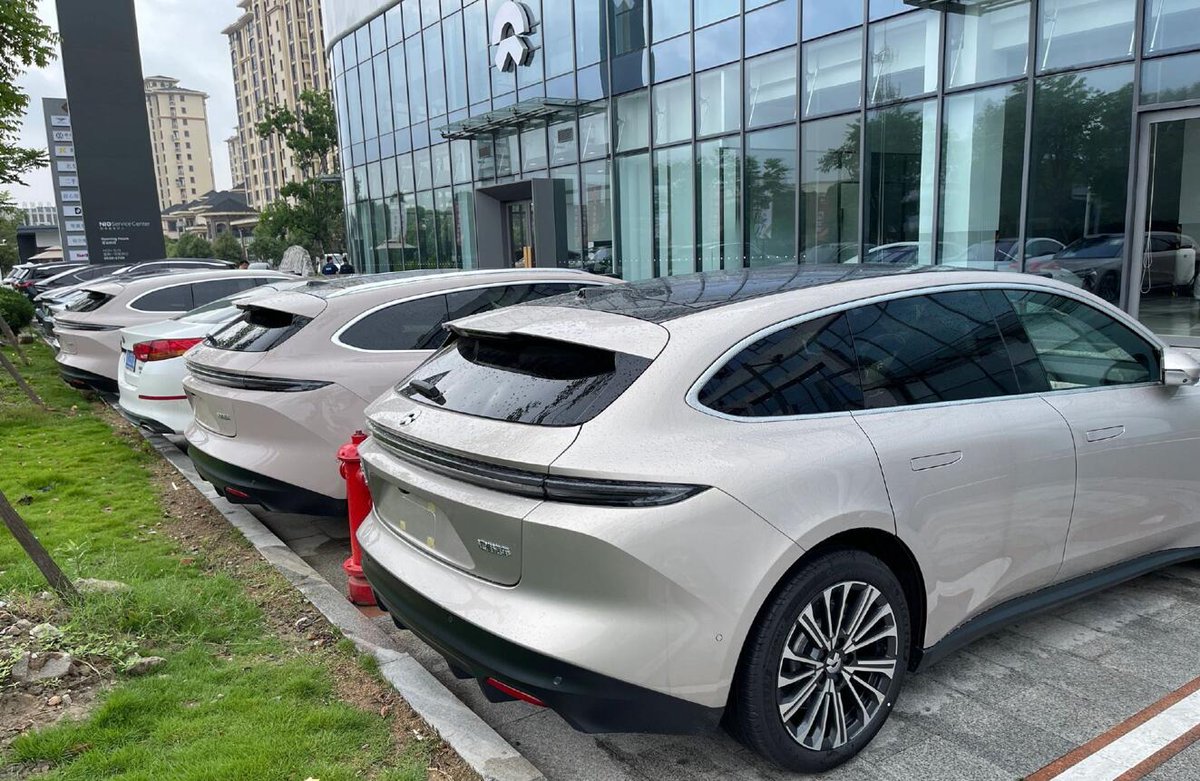 NioStrats's tweet photo. Q&A
R&D exp?
ET5/Touring& ES6 20k/month?
8 product portfolio
ES6 traffic/conversion #NIO record high
Ramp up June, July tgt 10k unit production &delivery
ET5 challenge is price RMB12k subsidy + home charger, RMB20k more expensive. Touring competitive, cater specific user/family https://t.co/MQ6DGncyLV