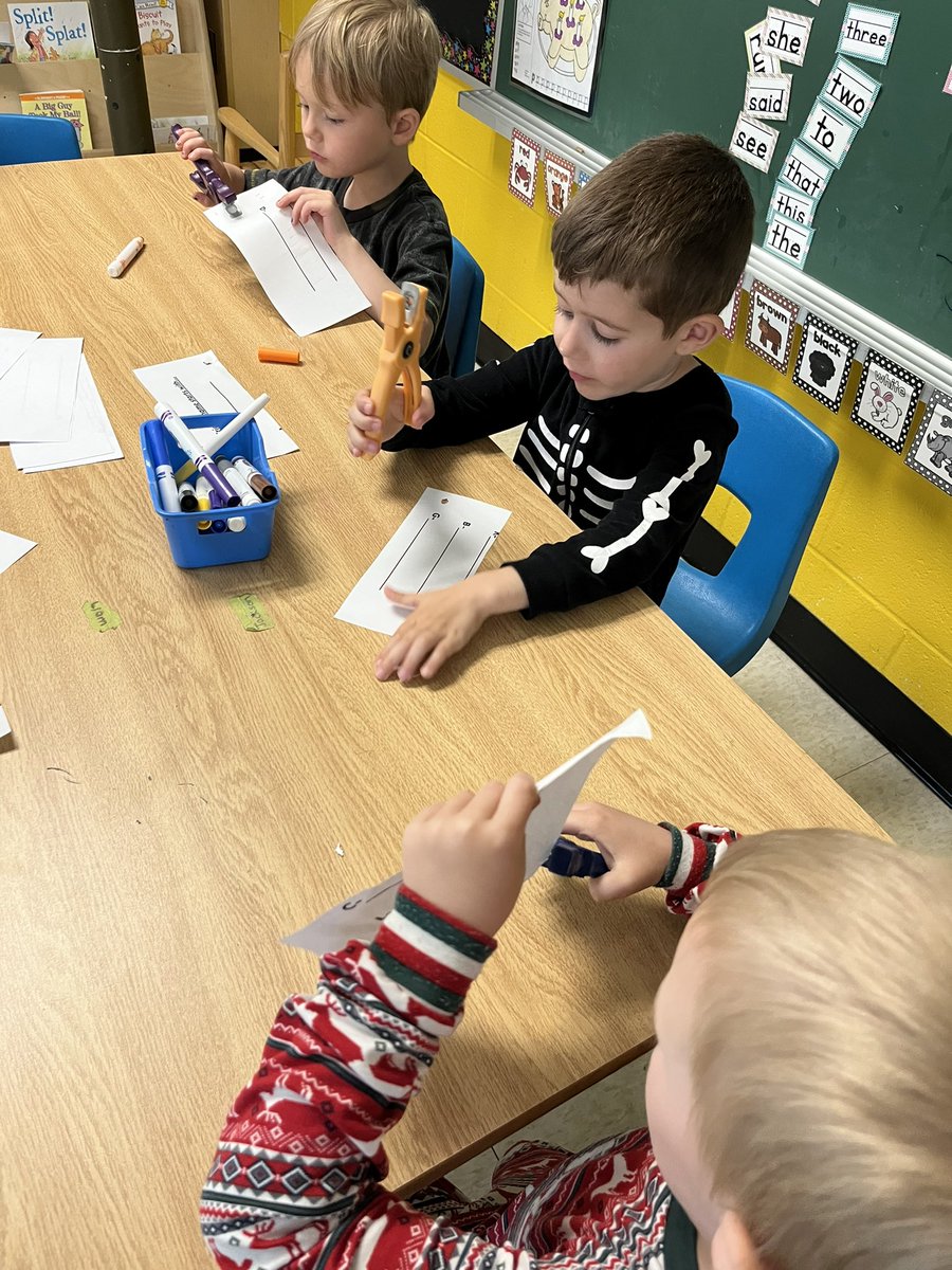 HPkindies103's tweet photo. Using paper punches on letter Pp day.  Building hand muscles and having fun! https://t.co/2rYAe1dUqw