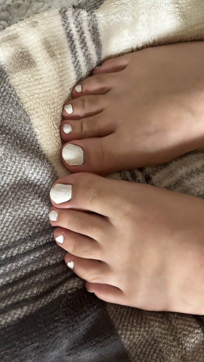 KittyFootie's tweet photo. I need to reput nail polish… Someone wants to help me by licking my toes ? 😏😏😏😏 

DM FOR EXTRA CONTENT 💯💯💯💯 

Discount available until June 11th on my MYM 
JUNESUB20: - 20% for the new subscribers 
JUNEPPV15: - 15% for the Pay Per View 
➡️➡️➡️ https://t.co/uUbi7LiUxa 🫦 https://t.co/068rQN47OS