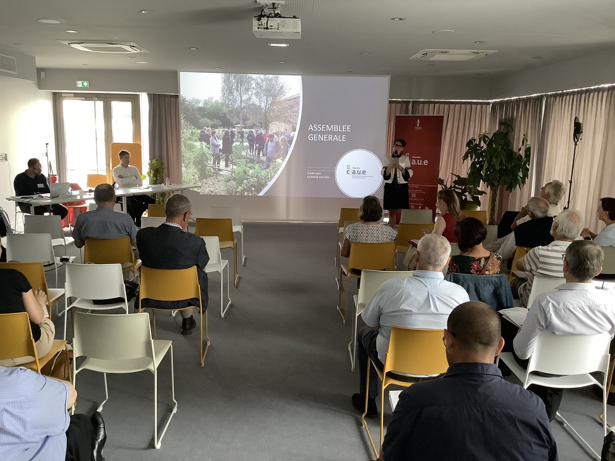 cauevendee's tweet photo. L’assemblée générale du @cauevendee est suivie de la conférence de Franck Buffeteau « Le récit commun et sa traduction en projet (global) de territoire : réflexions et actions créant implication, appropriation et cohésion pour le projet de la collectivité ».

@ChrisBOSSARD https://t.co/yEYRtwgBf5
