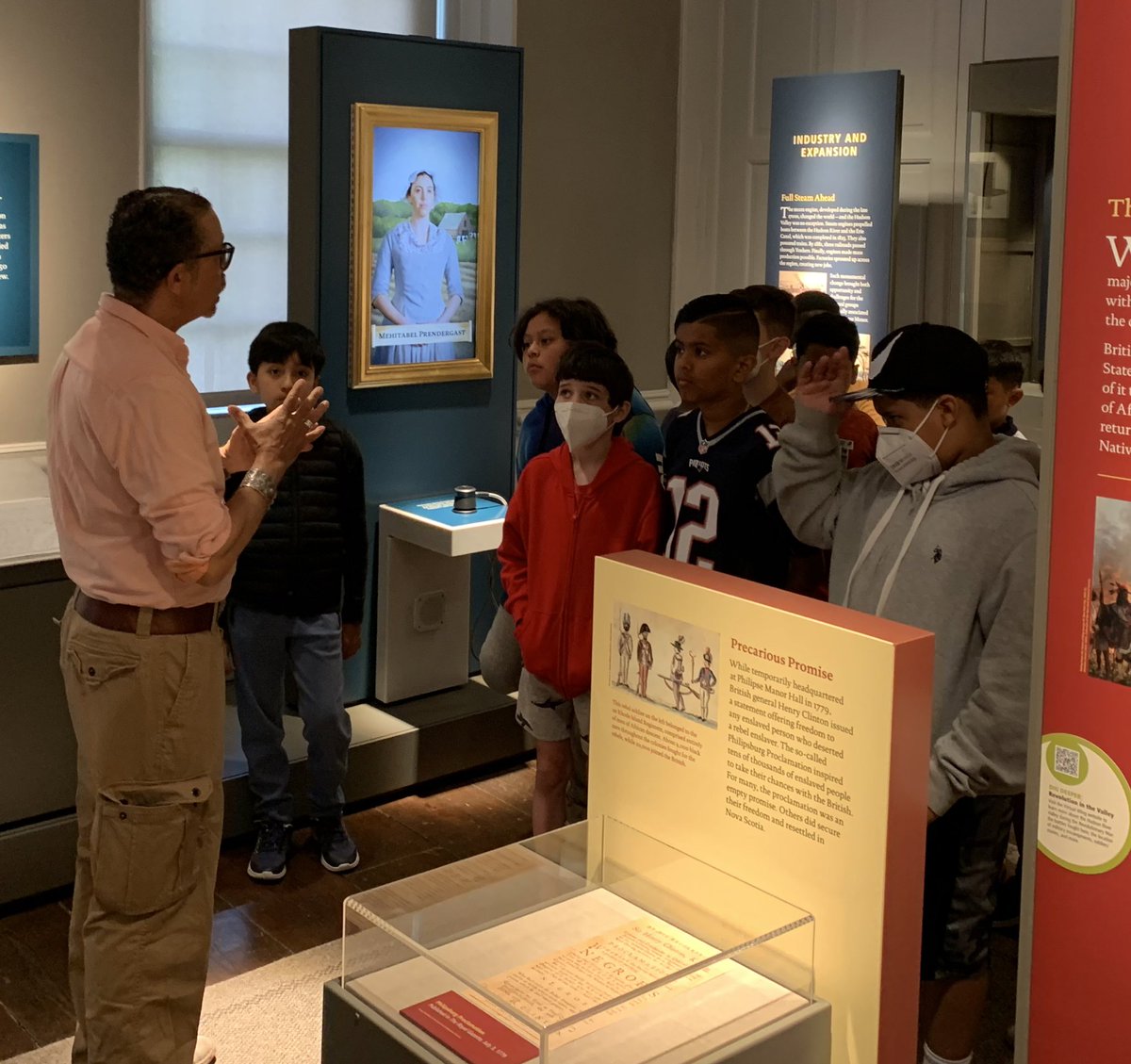 YPS_Inquiry's tweet photo. Family School 32 at the Philipse Manor Hall! Students are waking the galleries and engaging in the fur trade game! Thank you PMH for facilitating! @YonkersSchools @SuptQuezada @RcollinsJudon @DrF_Hernandez @FamilySchool321 @PhilipseManor https://t.co/shUELSWExl