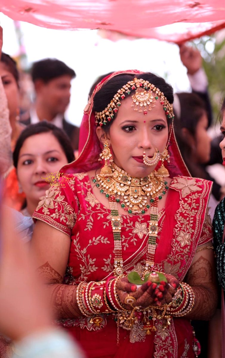 North Indian Bride
#bride #bridalasia2018 bridallehenga #paithanisaree #paithani #bride -#bridesofhyderabad #bridesofbangalore #yeola #bridalmakeup #yeolapaithani #airbrushmakeup #bridesofinstagram #viral #sangeet #sangeetbride #sangeetlook❤️ #sangeetlehenga #northindianwedding #