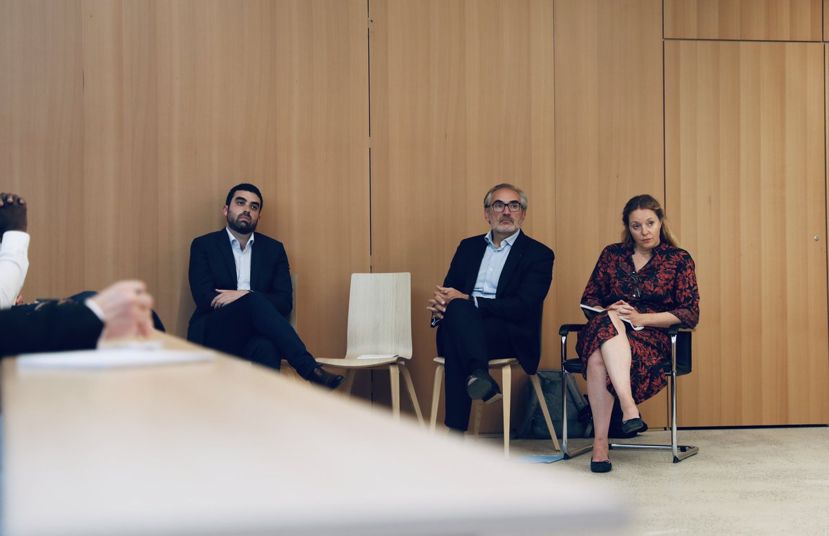 ➡️ Conférence sur l’intelligence artificielle à #SaintGermainenLaye

G. Babinet, pdt du Conseil national du Numérique et L. Pfeiffer ont présenté à 150 lycéens de L. de Vinci les enjeux de l’IA. 

Cet événement pensé par ls membres du Conseil local du Numérique fut un succès !