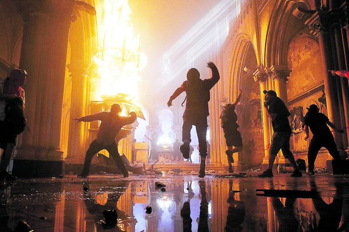 neoliberalchile's tweet photo. #SECOMENTA🚨| Carabineros detuvo a imputado por quemar la iglesia de San Borja en el estallido social, el antisocial estaba prófugo de la justicia desde 2021. https://t.co/9KIvKRYCp6