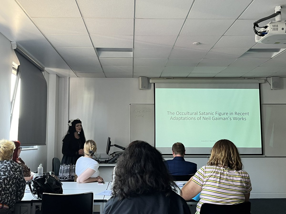 gothicmmu's tweet photo. The last panel included papers on the erotic abject (@monstrous_meg), Shirley Jackson (@HelenaLyngBlak), Neil Gaiman (Jacqueline Victoria Woroniec) and the film Snowpiercer (@GothicAcademic). Thank you to our fabulous speakers! #gothicsummerschool #gothicstudies #gothic https://t.co/qXqxEPZj7o