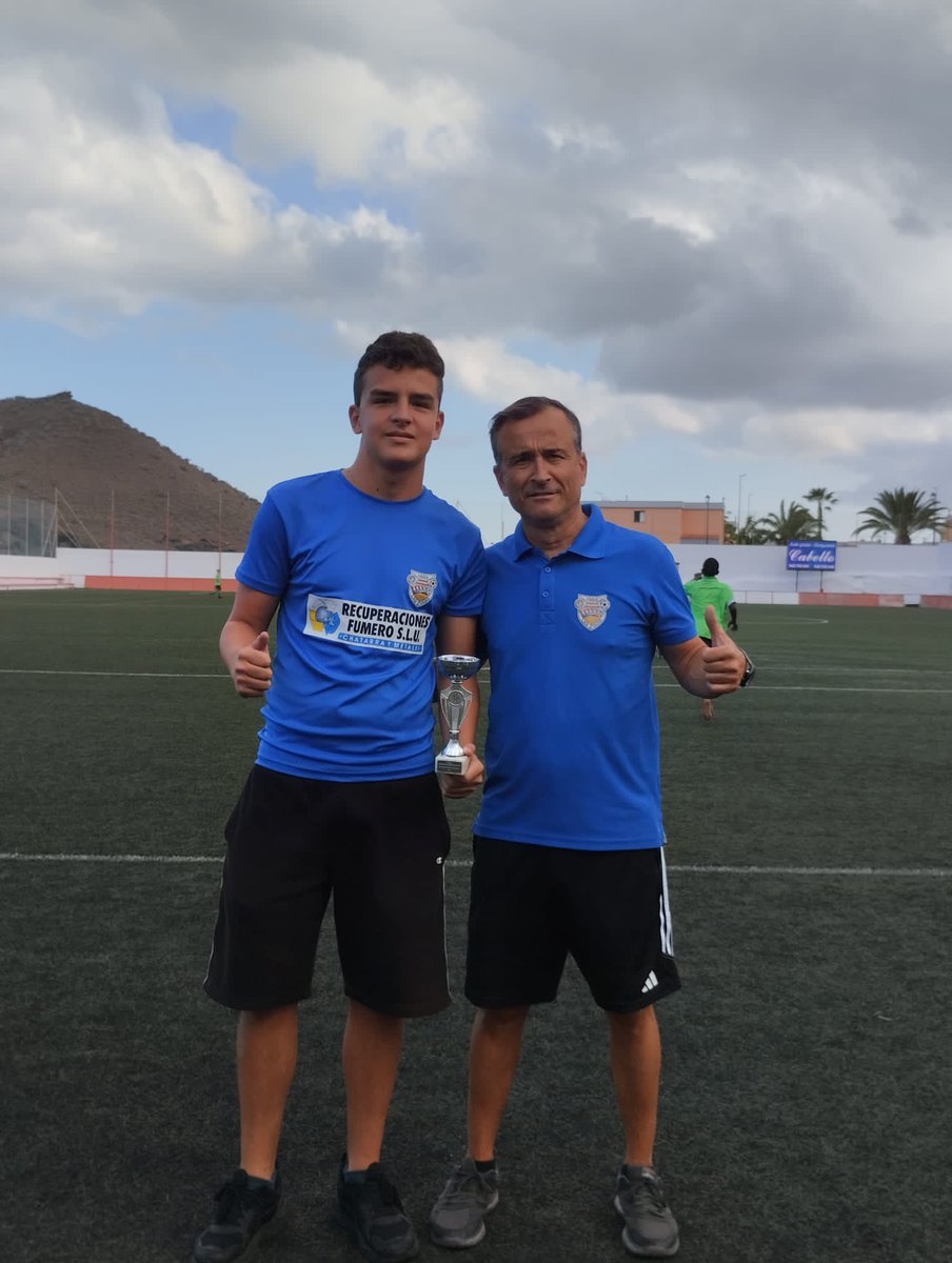 UDLasZocas's tweet photo. Gran #TorneoDeValores entre los equipos de #Alevines del Municipio de San Miguel, #AldeaBlanca, #Guargacho, #SanMiguel y #LasZocas.
#GranOrganizaciòn #Fútbol #Valores  #Deporte #Equipos #ayuntamientosanmigueldeabona https://t.co/hJdMgU6SxJ