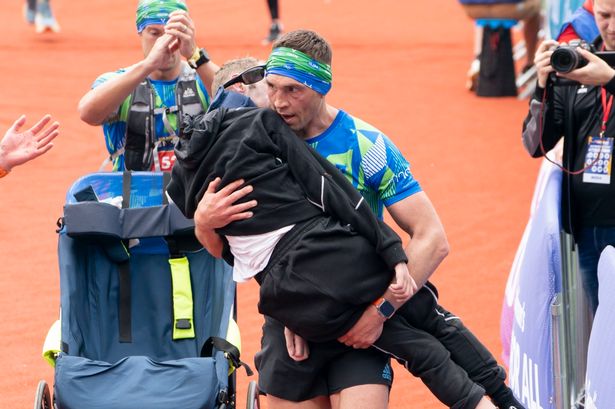 Martin_Robbo87's tweet image. 2 of the 3 people below are being knighted. Absolutely the wrong way around and to say it is a travesty of the highest order is an understatement. Stop the world, i want to get off.  #SirKev