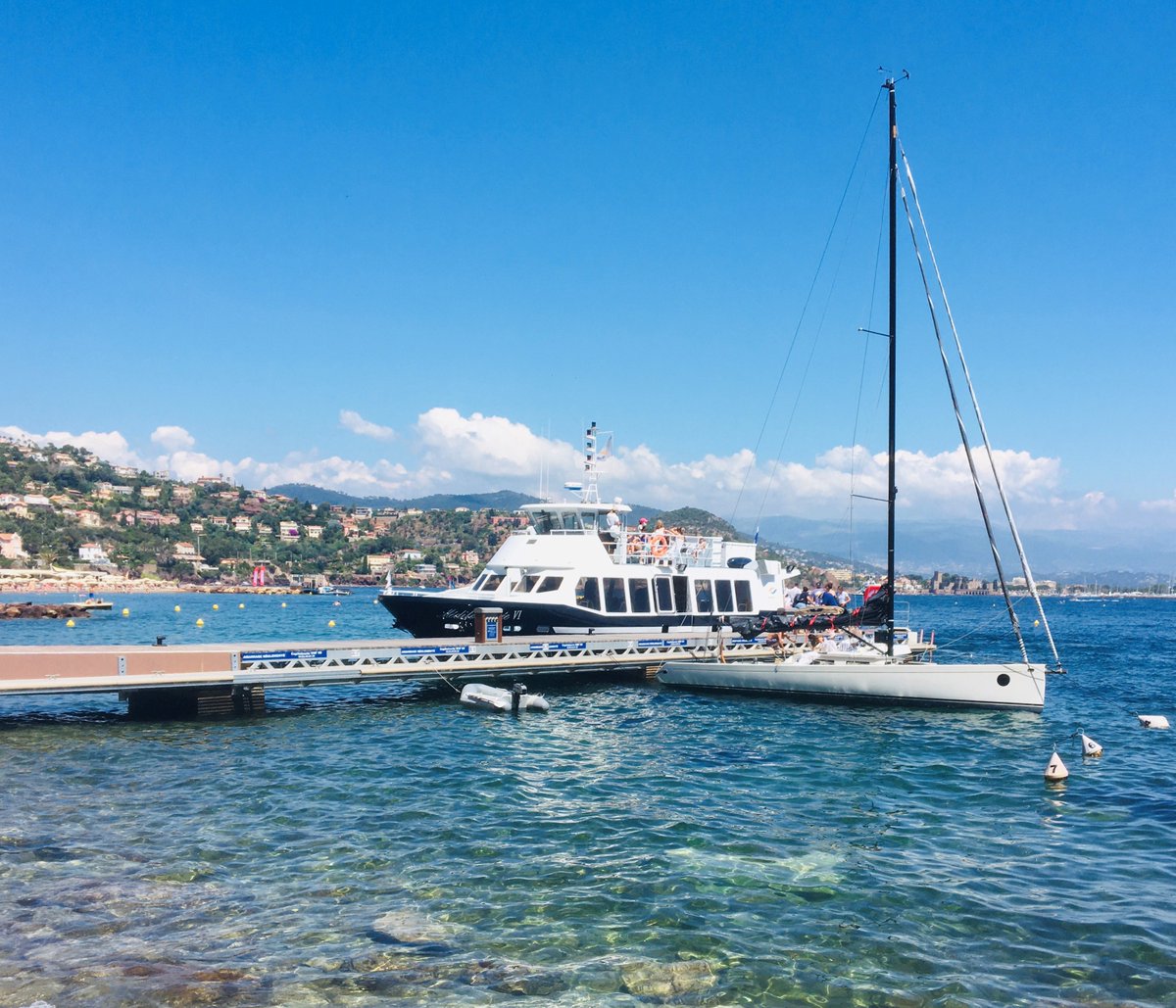CACPLOfficiel's tweet photo. 📅 Notez-le bien : les navettes estivales de #CannesLérins reviennent bientôt 😎

21 juin 👉 #MoureRouge et #BoccaCabana à @villecannes 

24 juin 👉 #MimoPlage et #LaLittorale à @MandelieuVille 

8 juillet 👉 navette maritime #Esterel depuis @VilledeTheoule. https://t.co/9CAxrX0w6x