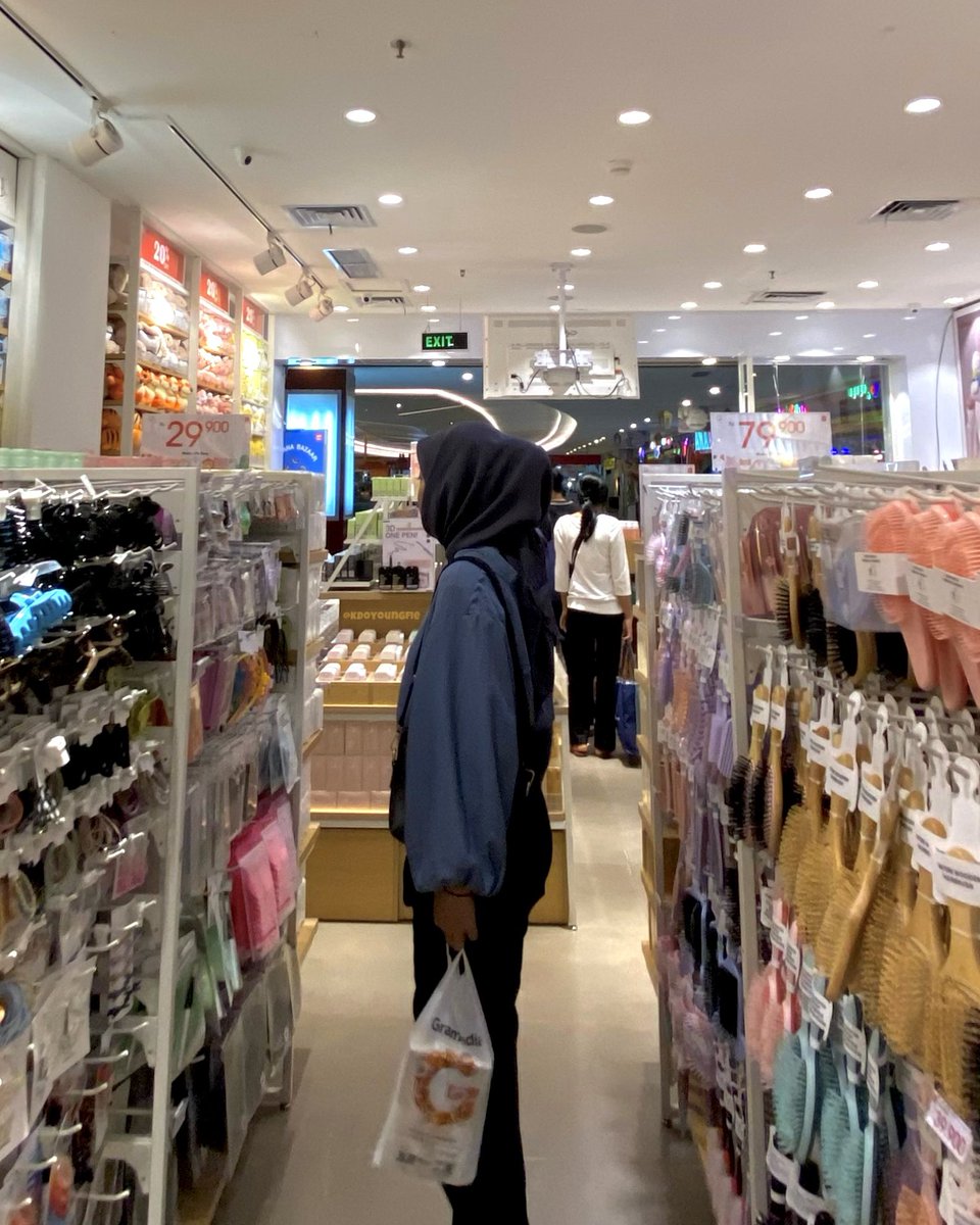 ˚ ༘♡ ·˚꒰ shopping date ꒱ ₊˚ˑ༄

#NCTzenSelcaDay #NSD 
#DOYOUNG @NCTsmtown_127