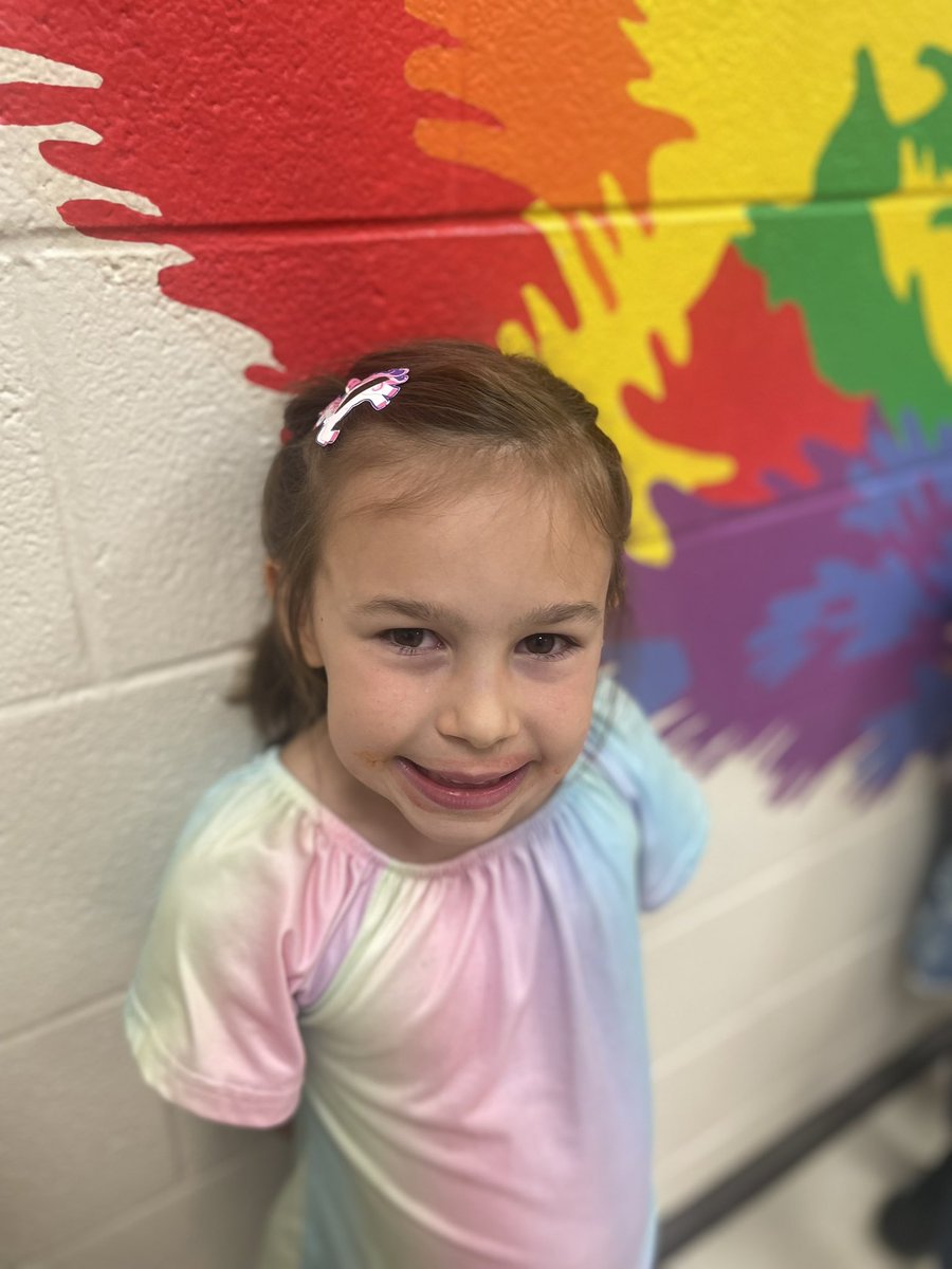 U is for unicorn. Unicorn bows and tattoos. 🦄