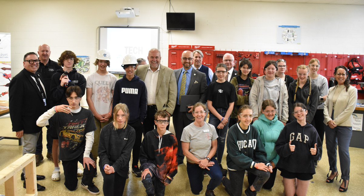 @ToddSmithPC joined grade 8 students from <a href="/alcdsb_shrb/">Sacred Heart Batawa</a>, and members of the ALCDSB senior team, for a tour of the <a href="/techalcdsb/">ALCDSB Tech Site</a> facility and to participate in an <a href="/alcdsb_oyap/">ALCDSB Ontario Youth Apprenticeship Program</a> skilled trades program today, to celebrate the opening of the new grade 7 and 8 Integrated Tech classroom.