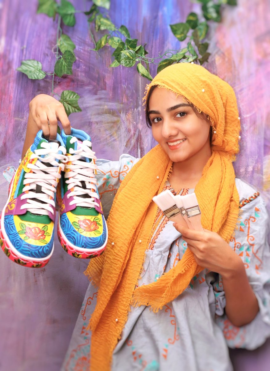 YouAreFlover's tweet photo. Hand painted Truck art on outfitter's high tops ❤️✨ https://t.co/1fJyEULwBW