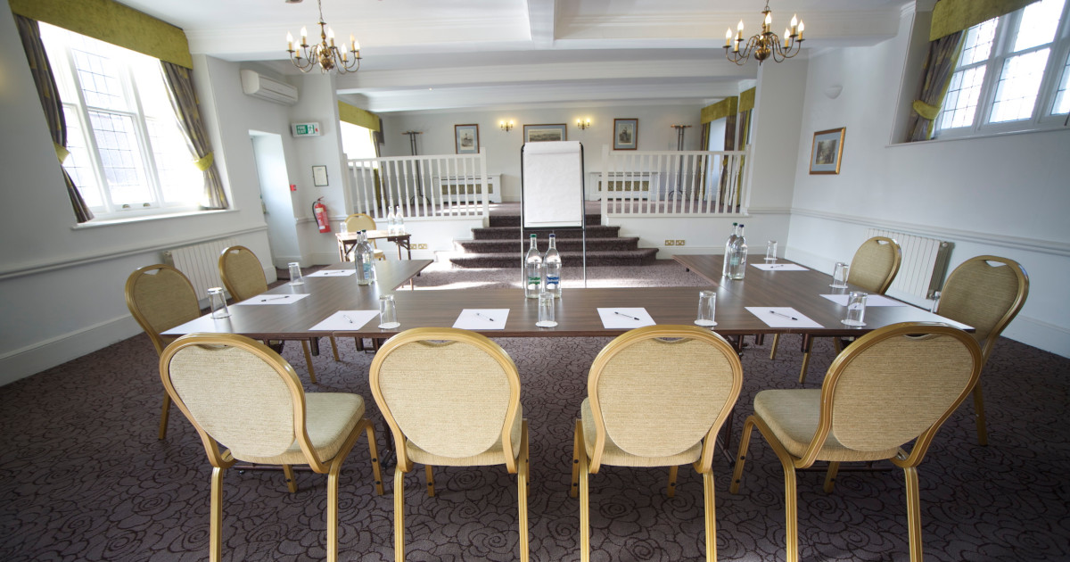 We have a fantastic opportunity for a Meeting &amp; Events Manager to join <a href="/WinchesterRoyal/">Winchester Royal Hotel</a> this #FridayFocus.

You’ll operate closely alongside the Hotel Management Team to drive business needs and expand existing business: shorturl.at/cglU9

#castlebridgehospitality #career