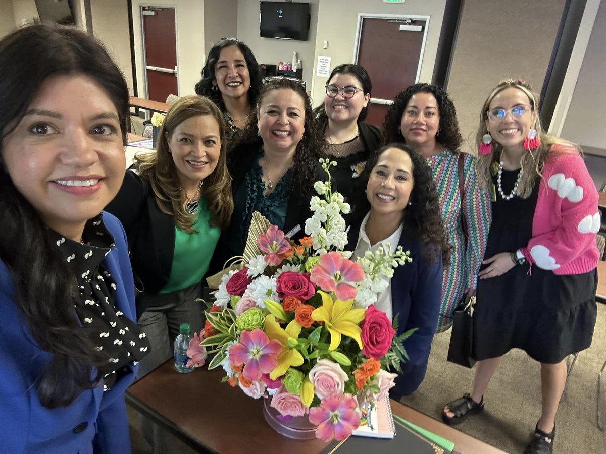 mcapalliance's tweet photo. Another wonderful celebration yesterday with SBCSS! Leadership has truly demonstrated their commitment to biliteracy &amp; we love that so many families participated in our programs - both as participants and as leaders! Great to celebrate 3 years of #MultilingualCA #MCAPAlliance ❤️ https://t.co/7msiJLifi0