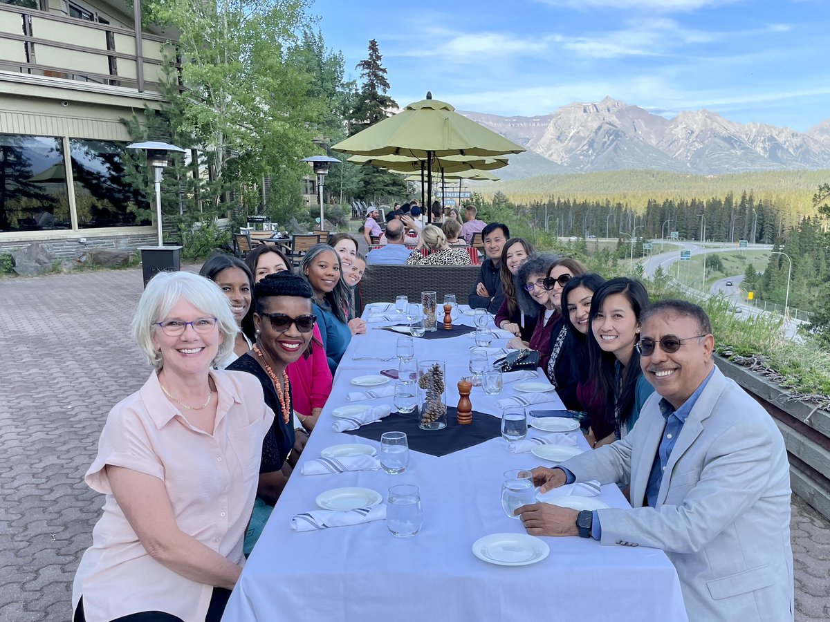 Here we go #abmr2023! Gorgeous picture from yesterday’s Early Stage Investigator dinner: A Great kickoff to a great meeting 🎉