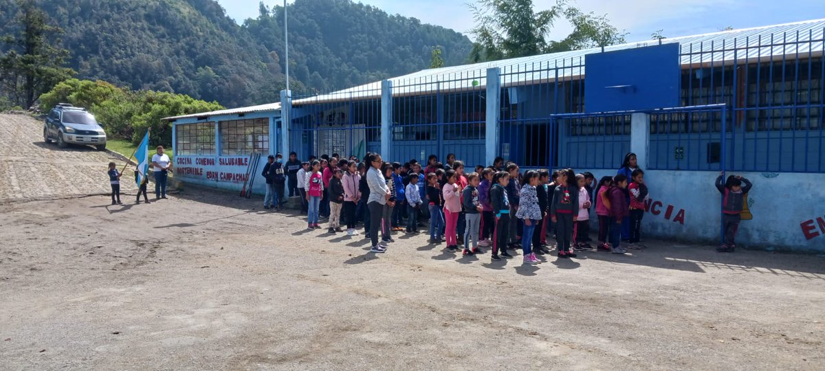 inabguatemala's tweet photo. Junto a la Escuela Oficial Rural Mixta Aldea Campachán en Tejutla, San Marcos. Desarrollamos una Feria Forestal Infantil. Los estudiantes aprendieron sobre la importancia del bosque, la reforestación y sus beneficios.
#INAB #RegionVI #MásBosquesMásVida #ManejoForestal https://t.co/SDvhMjYkm4