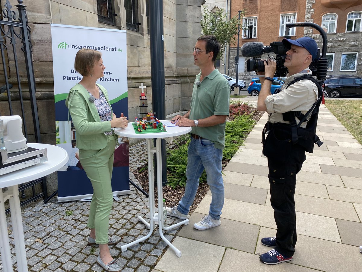 AMOSIT3's tweet photo. Digitalisierung von Kirchen wird beim @kirchentag_de auch für Medien langsam ein Thema. Diverse Drehs und Interviews heute mit #ZUDIKI, unserer Initiative Zukunft Digitale Kirche. Z.B. seht ihr uns in der Abschlussdokumentation vom #Kirchentag Sonntagnacht im @ZDF #Dekt https://t.co/a63w6cVZXS