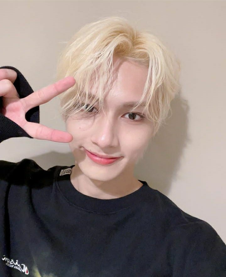 yellowminghao's tweet image. my bb catboy, HAPPY HAPPY BIRTHDAY !!!! you'll always be our precious catboy forever, luv u soooooooo much I miss uu see u again soonest 🤍😽

#준냥이_생일이면_캐럿들은_냐아아
#Happi_JUNppi_Day @pledis_17