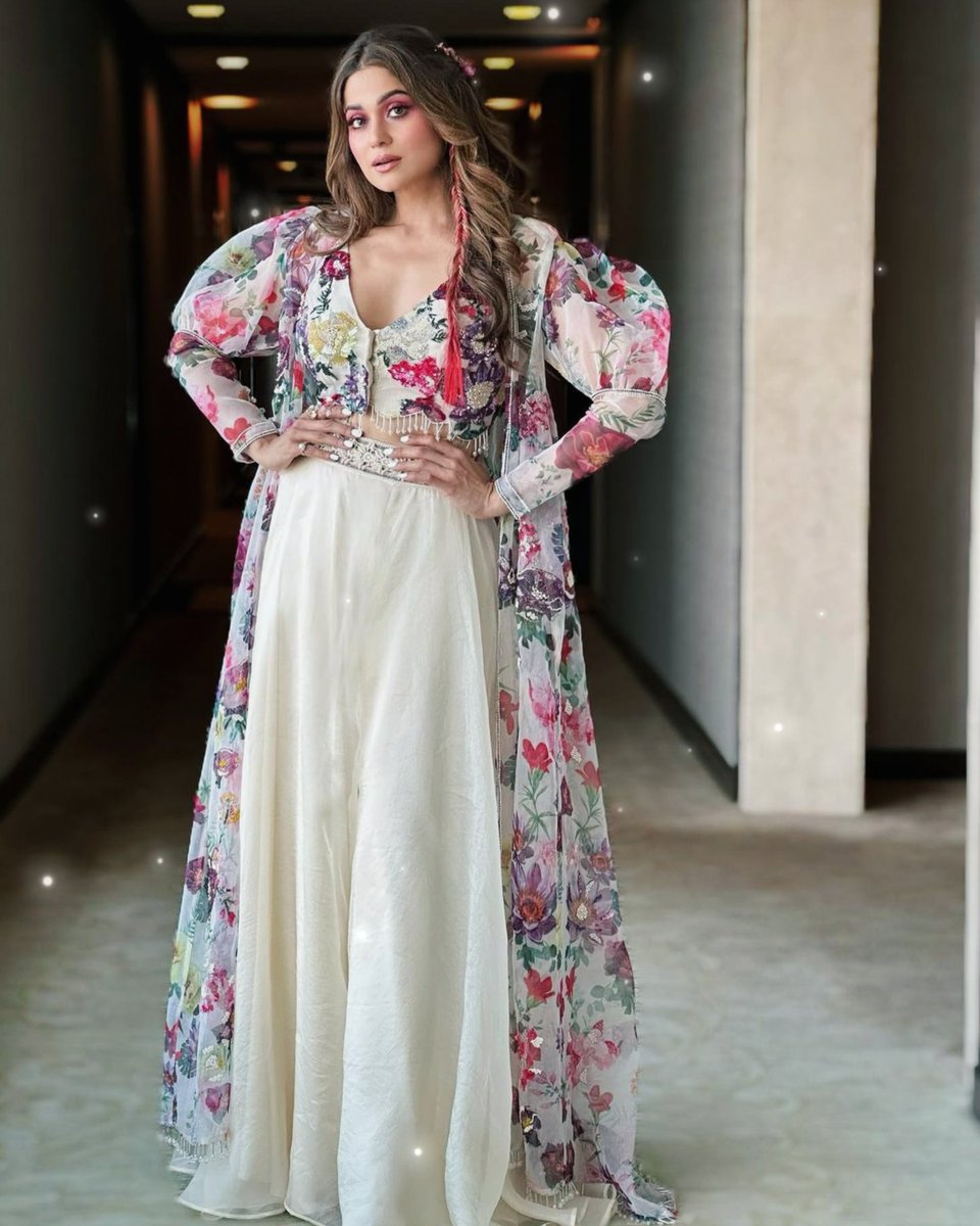 She's so angelic 💗 #ShamitaShetty