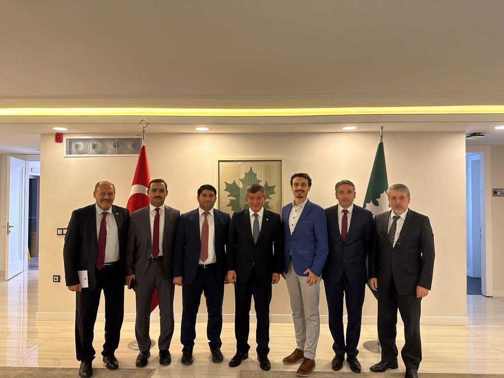 ADAP_2023's tweet photo. Platformdan Ahmet Davutoğlu Ziyareti | 
Başbakanlığı döneminde Akademisyenlere iyileştirme vermesiyle minnetimizi kazanan Gelecek Partisi Genel Başkanı Sn. @Ahmet_Davutoglu’na platformumuz tarafından “Akademik Zam ve Özlük Hakları Talebi” raporumuz sunulmuştur.

#AkademikZam https://t.co/VdVkCWGUOz