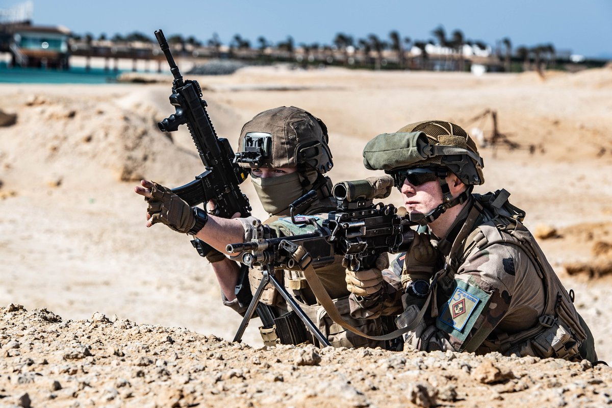 troupesdemarine's tweet image. 2️⃣ La @9_BIMa_AdT a une capacité de combat interarmes avec :
👉 3 régiments d'infanterie @2eRIMa, @3eRIMaVannes et le #126e d'infanterie
👉 2 régiments de cavalerie blindée @RICM_off ⚓️&amp;amp; @1er_RIMa
👉 un régiment d’appui terrain #6eRG et 👉 un régiment d’artillerie @11e_RAMa ⤵️