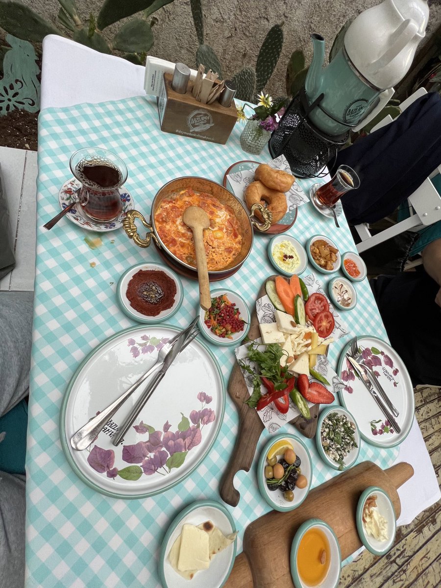 مطعم بازلمه - بازلما في نيشانتشي في إسطنبول من أسوأ المطاعم التي ممكن تزورها في #إسطنبول مطعم غير نظيف ولا يقدم منيو وأسعاره 🔥