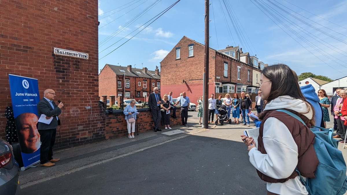 The new #BluePlaque commemorates June Hancock and her campaigning after the Armley Asbestos Disaster as John Battle said she was an 'extraordinary ordinary person' & we should celebrate more people like her 👏