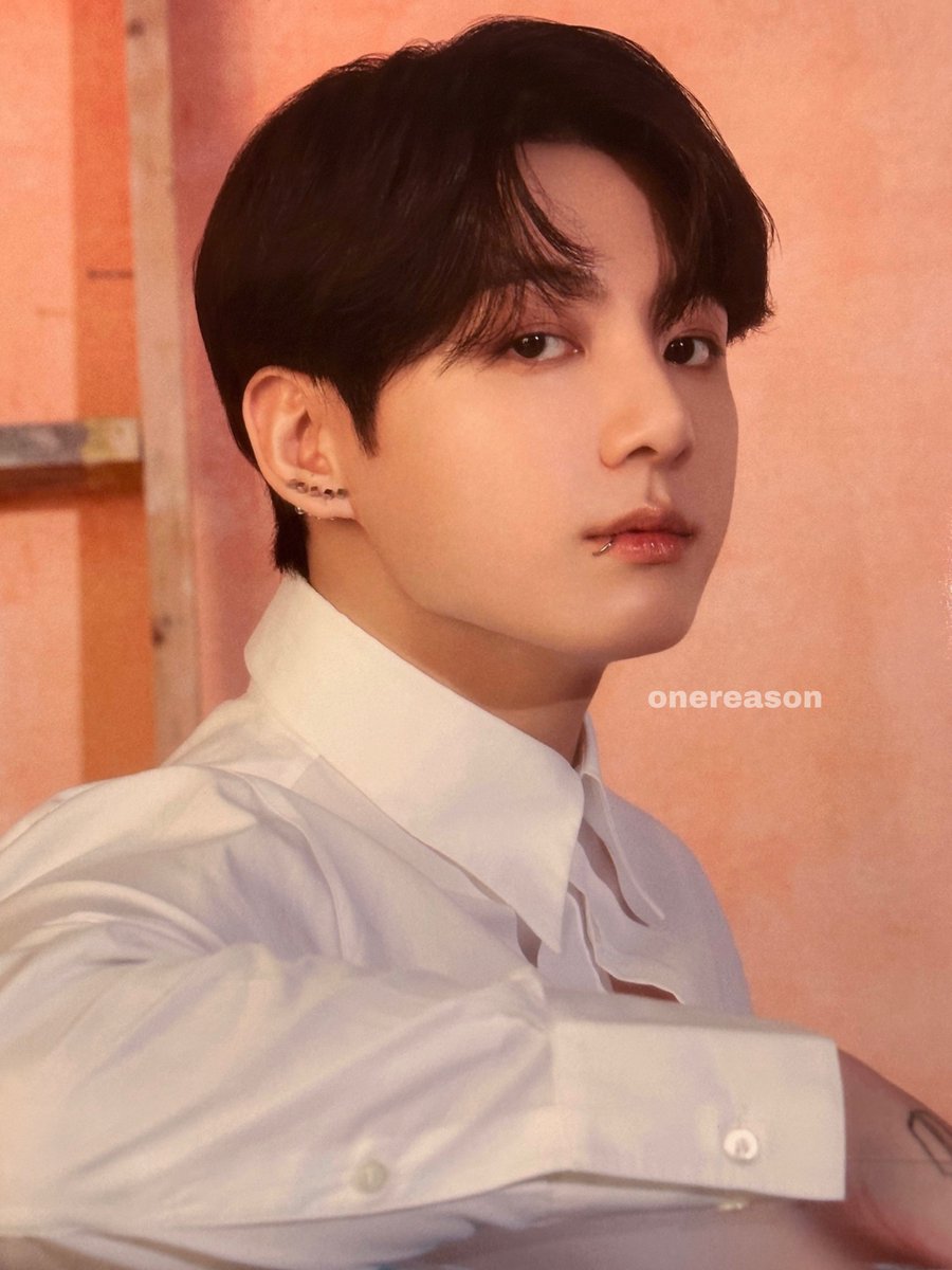 onereason_JK's tweet photo. 하이브 인사이트 정국 굿즈 스캔본

#JUNGKOOK #JK #정국 https://t.co/INEknfaCjc